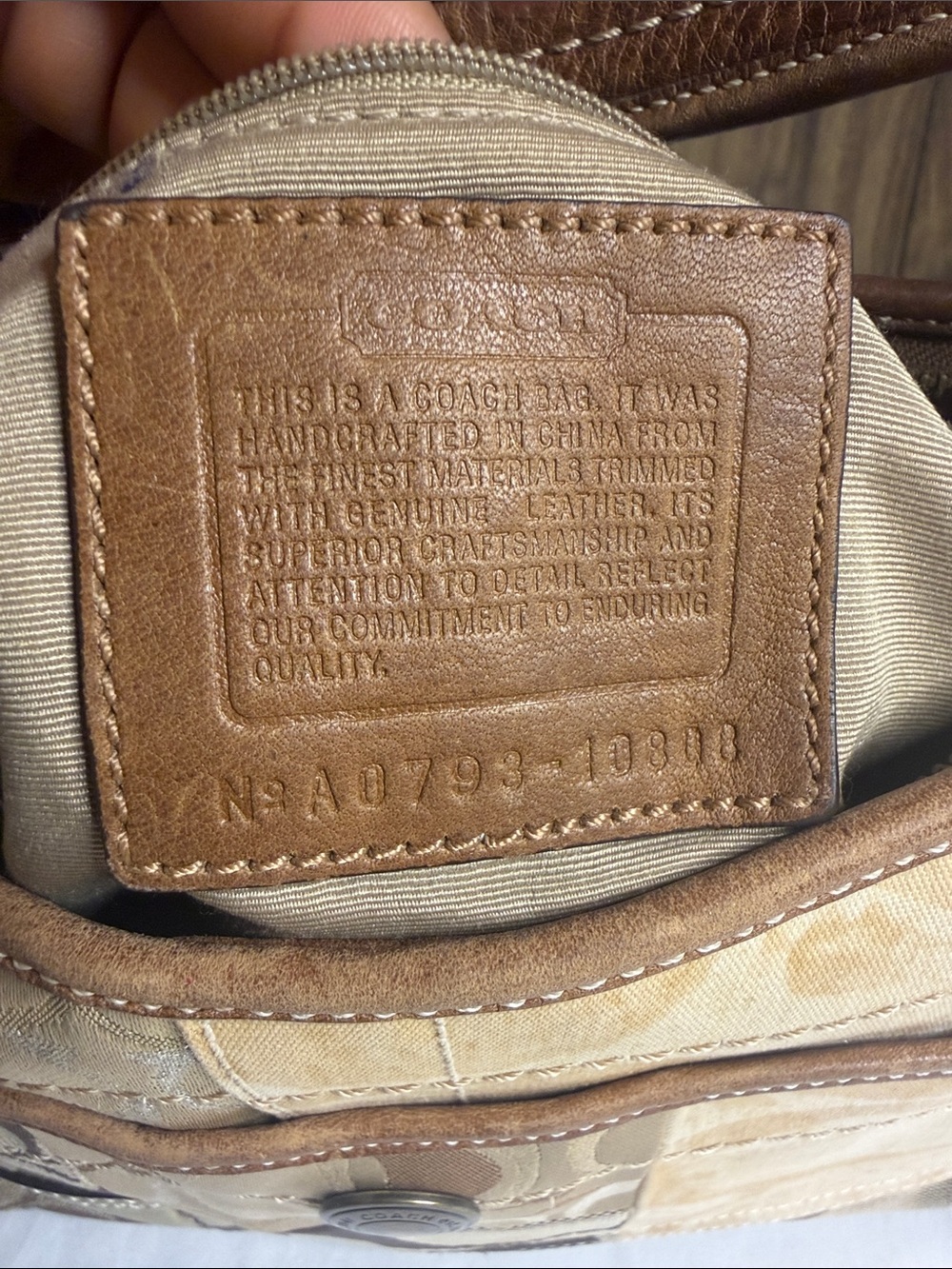 Vintage Coach Patchwork Signature Shoulder Bag in Beige Brown - Picture 3 of 12